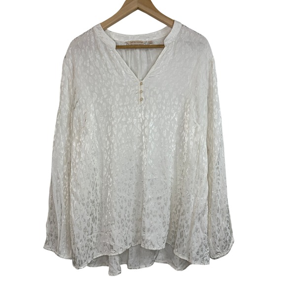Soft Surroundings Womens Blouse 1X White Leopard Print VNeck Long Sleeve Elegant - Picture 1 of 4